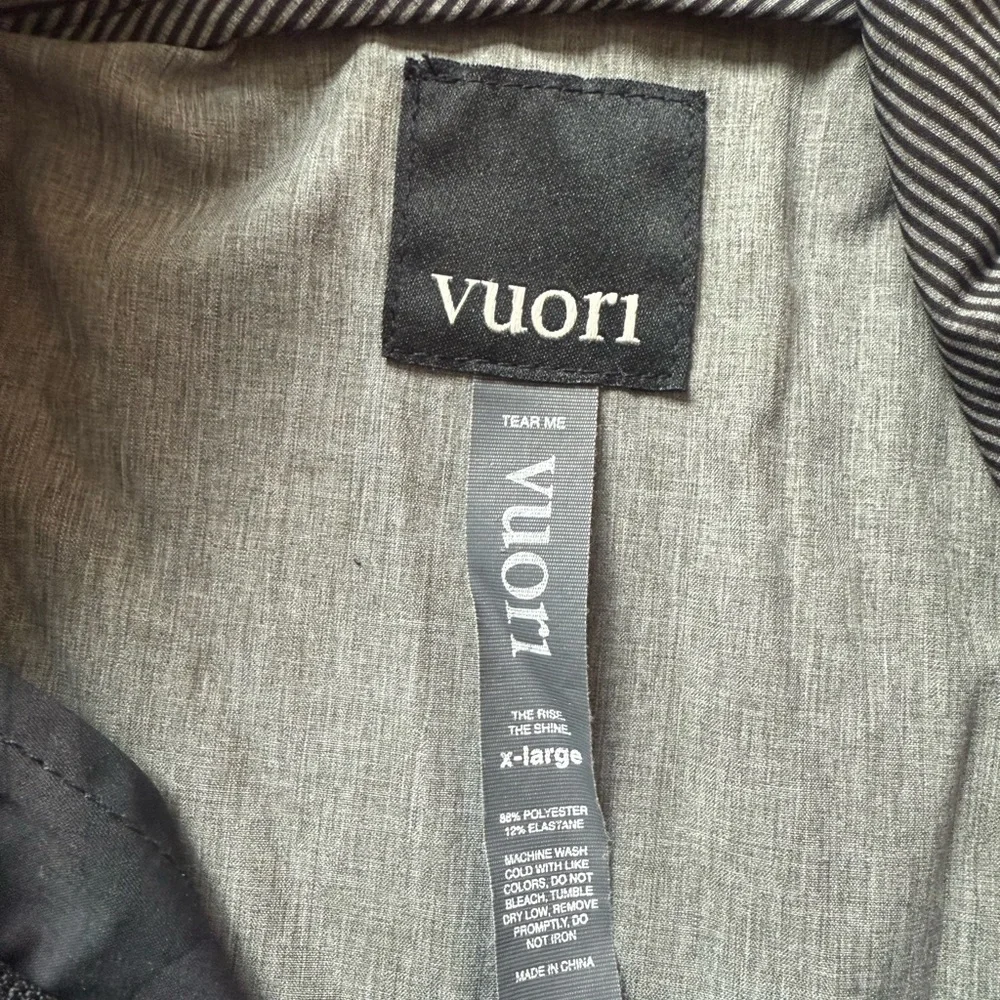 Vuori Men's Outdoor Trainer Shell in Black Camo - Picture 9 of 11